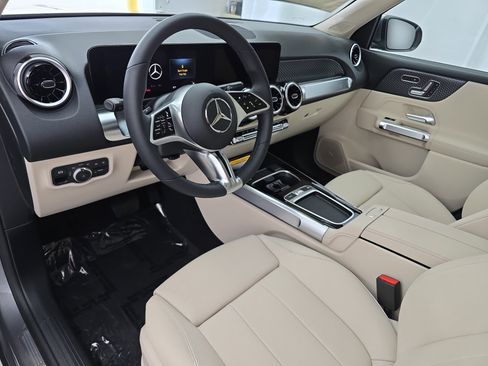 New 2026 Mercedes-Benz GLB 250 image 17
