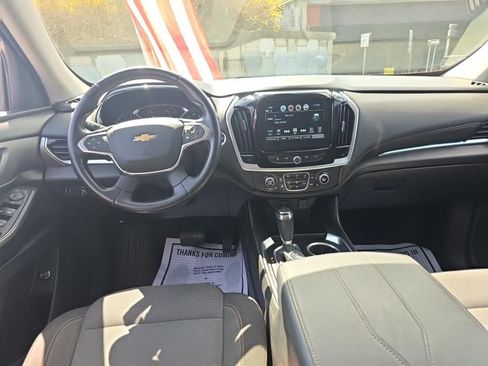 Used 2019 Chevrolet Traverse LT image 3