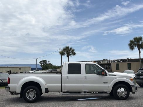 Used 2016 Ford F350 Lariat w/ Lariat Interior Package RWD image 4