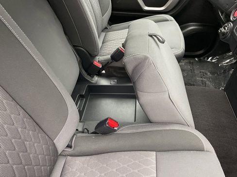 Used 2024 Nissan Titan SV image 47