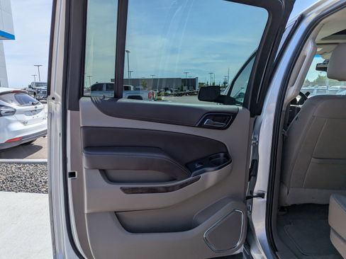 Certified 2020 Chevrolet Suburban LT AWD/4WD image 30