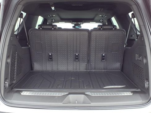 New 2026 Chevrolet Suburban Premier w/ Sun And Tow Package AWD/4WD image 12