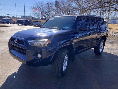 Used 2016 Toyota 4Runner SR5 image 5