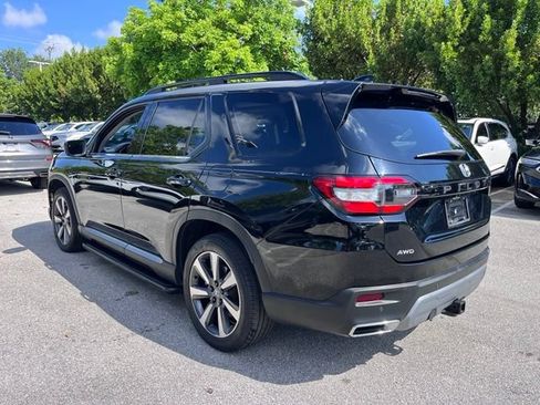 Used 2023 Honda Pilot Elite image 4