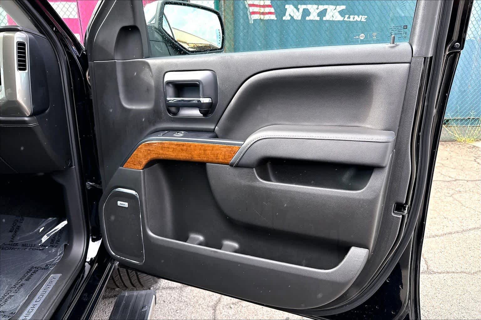 Used 2018 Chevrolet Silverado 1500 High Country AWD/4WD image 9