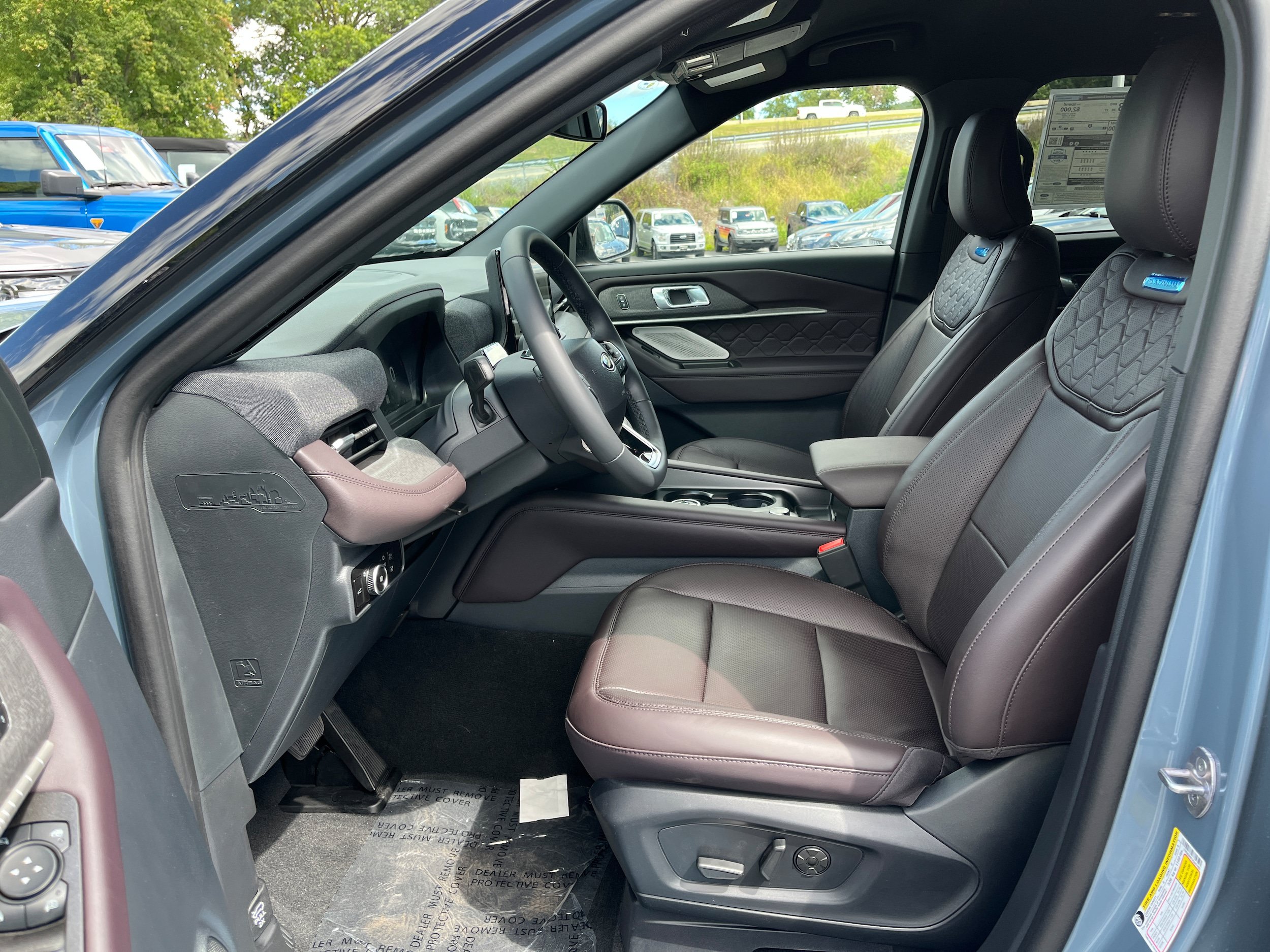 New 2027 Ford Explorer Platinum w/ LUX Leather Package AWD/4WD image 18