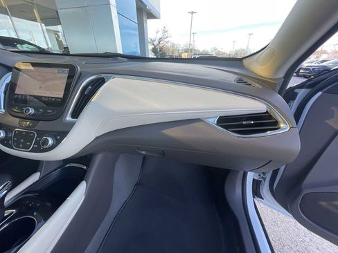 Used 2025 Chevrolet Malibu LT image 30