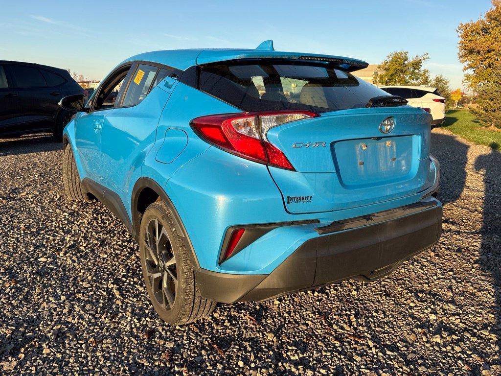 Used 2019 Toyota C-HR XLE FWD image 6