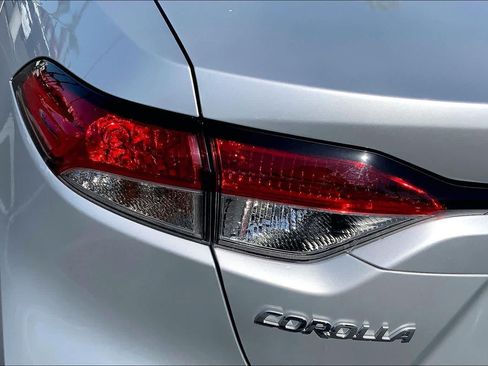 Certified 2025 Toyota Corolla LE FWD image 28