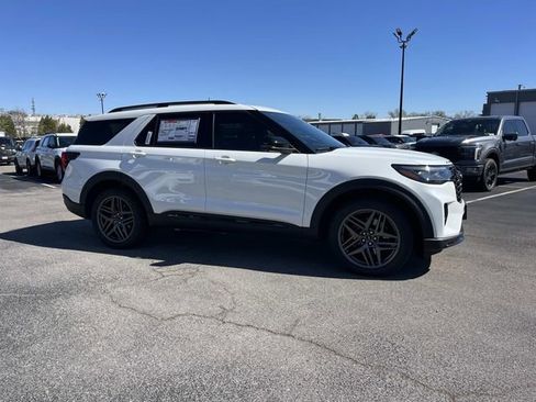 New 2026 Ford Explorer ST image 2