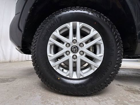 Used 2023 Toyota Tundra SR5 w/ SR5 Convenience Package AWD/4WD image 15