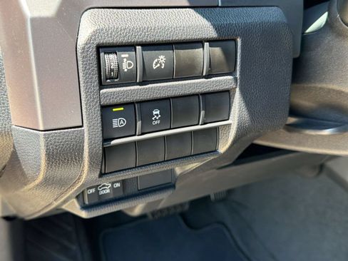 Used 2025 Toyota Tacoma TRD Off-Road AWD/4WD image 19
