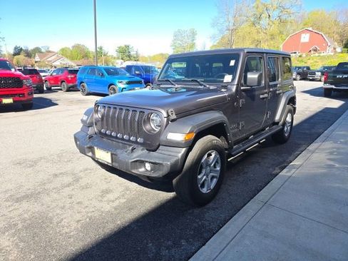 Certified 2022 Jeep Wrangler Unlimited Sport AWD/4WD image 3