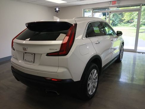 Certified 2022 Cadillac XT4 Luxury w/ Cold Weather Package AWD/4WD image 2