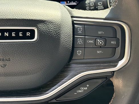 Used 2024 Jeep Wagoneer Series II w/ Flexible Seating Group RWD image 20