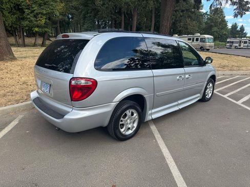 Used 2004 Dodge Grand Caravan SXT w/ Premium Group FWD image 14