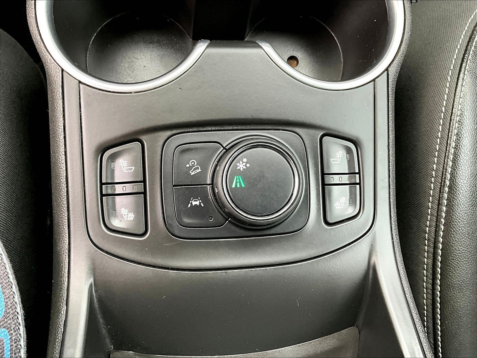 Used 2022 GMC Terrain SLT w/ LPO, 'HIT The Road' Package FWD image 37