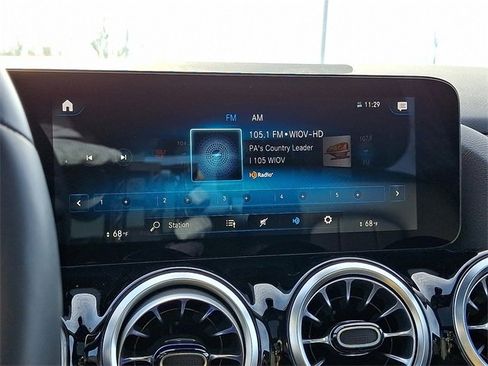 Certified 2022 Mercedes-Benz GLA 250 4MATIC w/ Premium Package Lite image 19