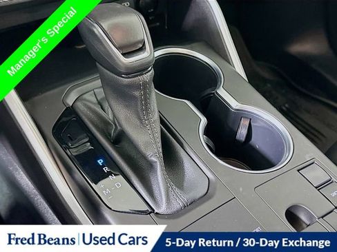 Used 2023 Toyota Highlander L image 18