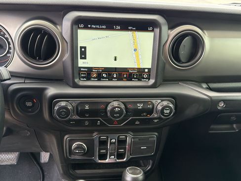 Used 2021 Jeep Wrangler Unlimited Sport AWD/4WD image 16