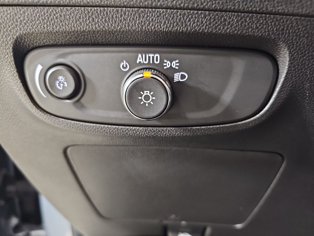 Used 2024 Buick Encore GX Preferred FWD image 31