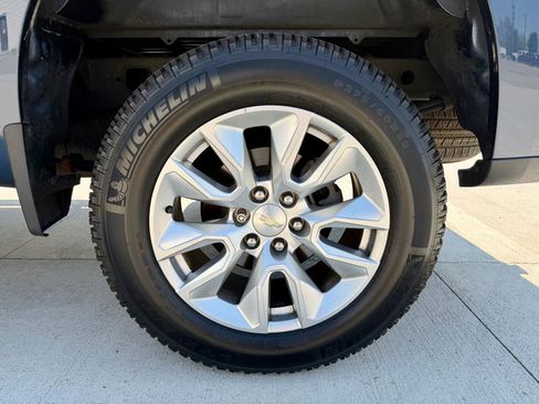 Used 2020 Chevrolet Silverado 1500 Custom w/ Custom Value Package AWD/4WD image 31