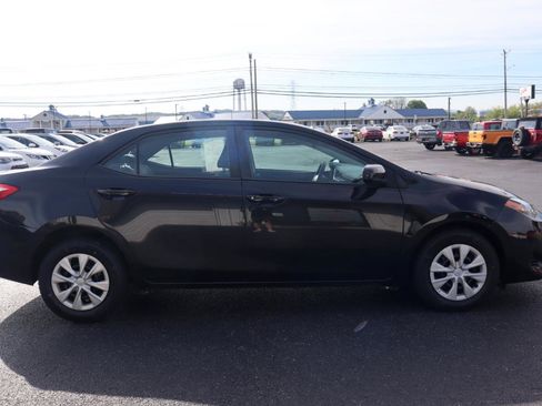 Used 2017 Toyota Corolla L FWD image 6