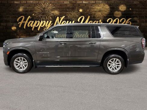 Used 2021 Chevrolet Suburban LS image 2