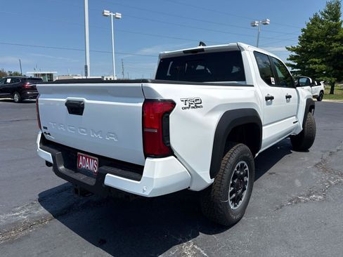 Used 2026 Toyota Tacoma TRD Off-Road w/ TRD Off Road Upgrade Package AWD/4WD image 9