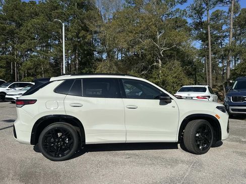 New 2026 Volkswagen Tiguan SE R-Line FWD image 4