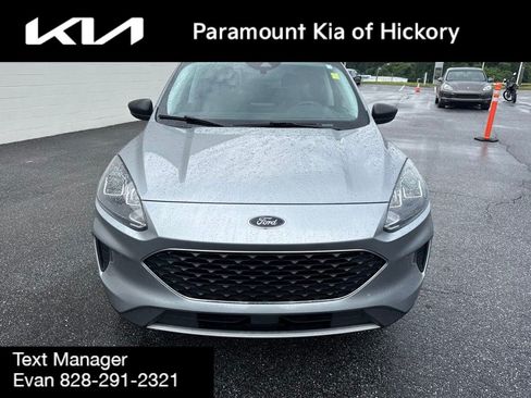 Used 2022 Ford Escape SE w/ Convenience Package AWD/4WD image 2