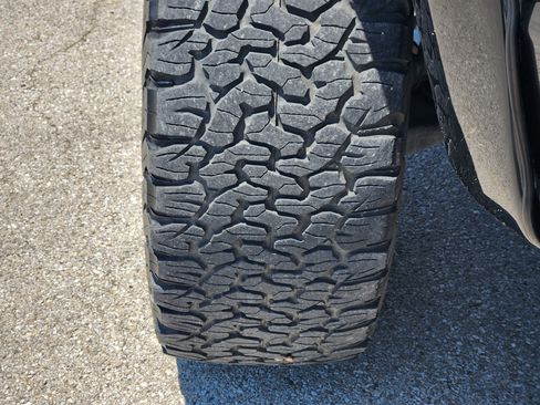 Used 2022 Ford F150 Lariat w/ Equipment Group 502A High AWD/4WD image 11