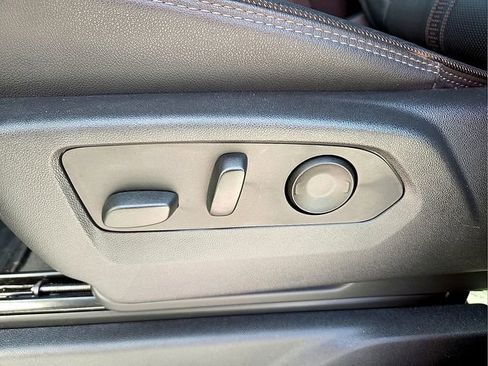 Certified 2024 Chevrolet Silverado 1500 High Country w/ Technology Package image 18