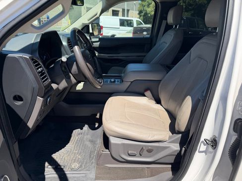 Used 2019 Ford Expedition Limited w/ Special Edition Package AWD/4WD image 10