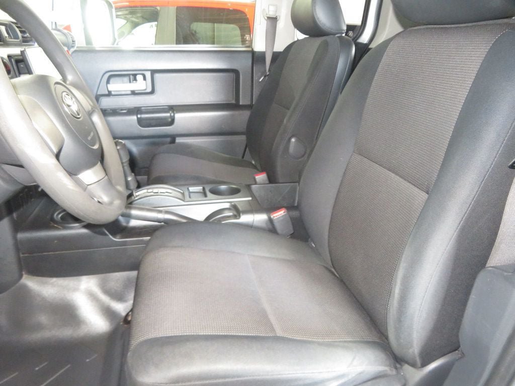 Used 2007 Toyota FJ Cruiser 4WD w/ Convenience Pkg image 19