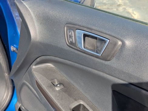 Used 2018 Ford EcoSport SE w/ SE Convenience Package image 38