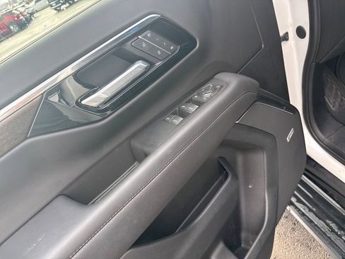 Used 2025 Chevrolet Tahoe High Country image 12