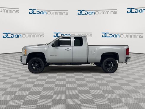 Used 2011 Chevrolet Silverado 2500 LTZ w/ LTZ Plus Package AWD/4WD image 5