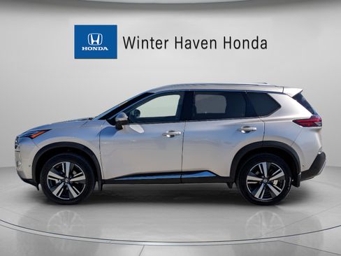 Used 2021 Nissan Rogue Platinum image 5