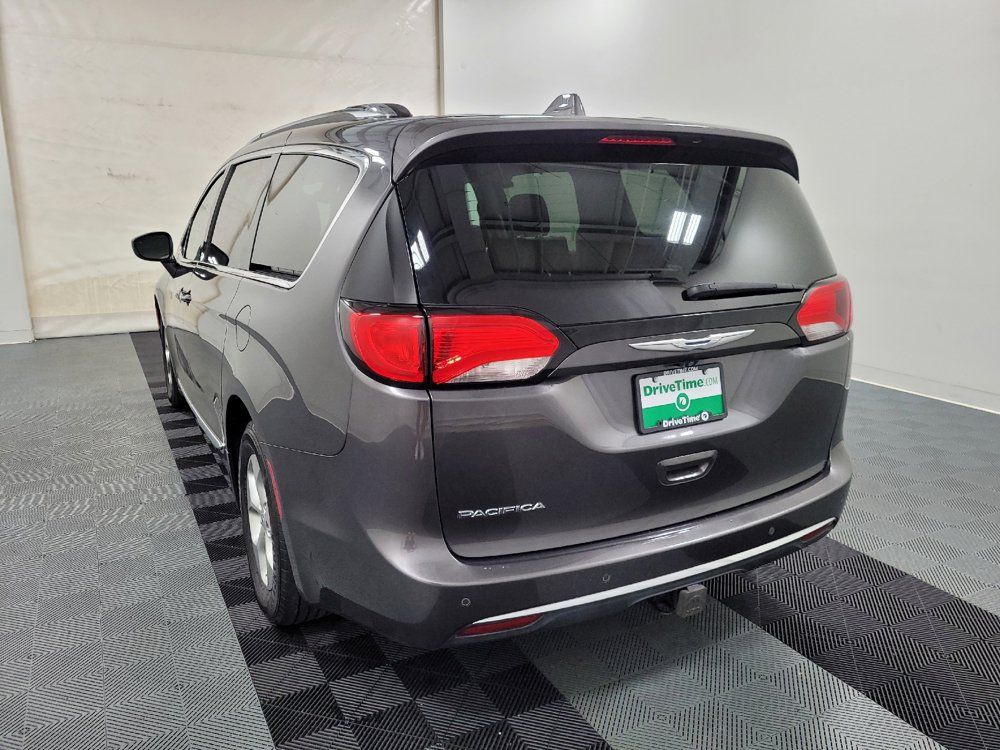 Used 2017 Chrysler Pacifica Touring-L Plus FWD image 5