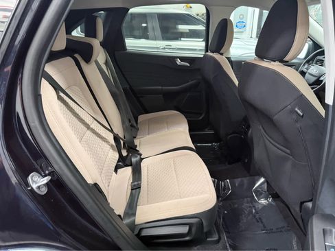 Used 2021 Ford Escape SE w/ Cold Weather Package AWD/4WD image 17