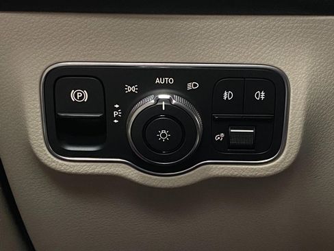 New 2026 Mercedes-Benz GLB 250 4MATIC image 14