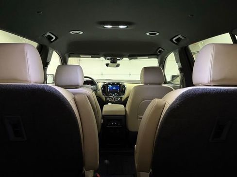 Certified 2023 Chevrolet Traverse LT w/ LT Premium Package image 9