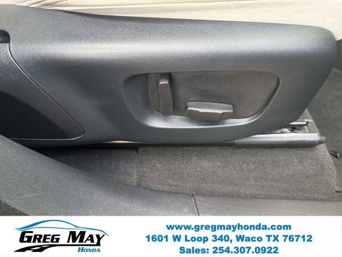 Used 2019 Land Rover Range Rover Velar R-Dynamic SE AWD/4WD image 32