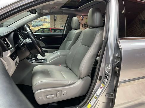 Used 2016 Toyota Highlander Limited AWD/4WD image 22