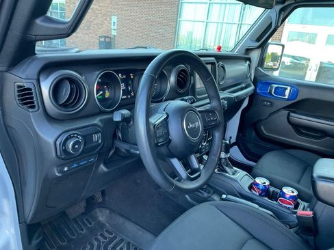 Used 2023 Jeep Wrangler Unlimited AWD/4WD image 18