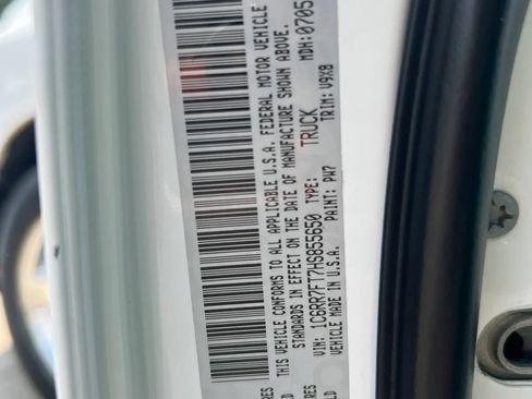Used 2017 RAM 1500 Express AWD/4WD image 29
