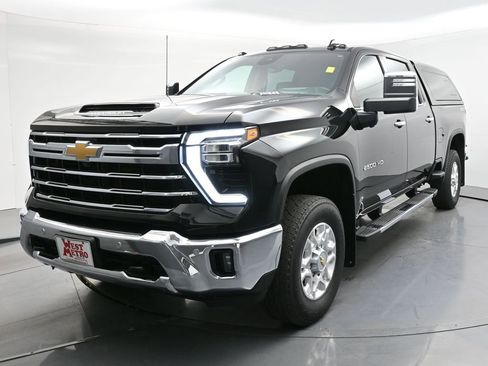 Used 2024 Chevrolet Silverado 2500 LTZ w/ LTZ Premium Package AWD/4WD image 2