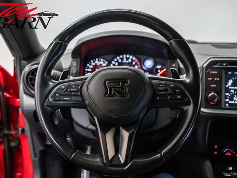 Used 2018 Nissan GT-R Premium image 29