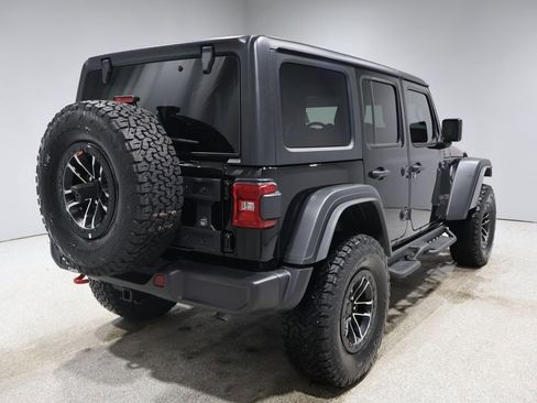 Certified 2025 Jeep Wrangler Unlimited Rubicon w/ XTREMEE 35" Tire Package image 3